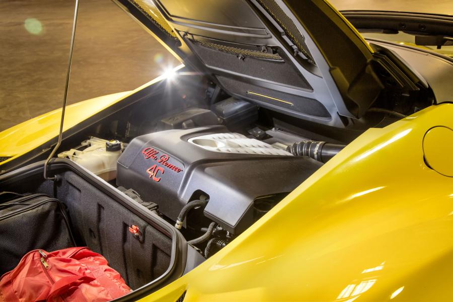 Багажник Alfa Romeo 4C Spider (960) 2015 года  (AU) (фото 4 из 40)